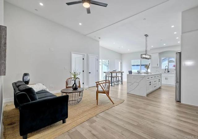 Building Photo - 573 Florida St