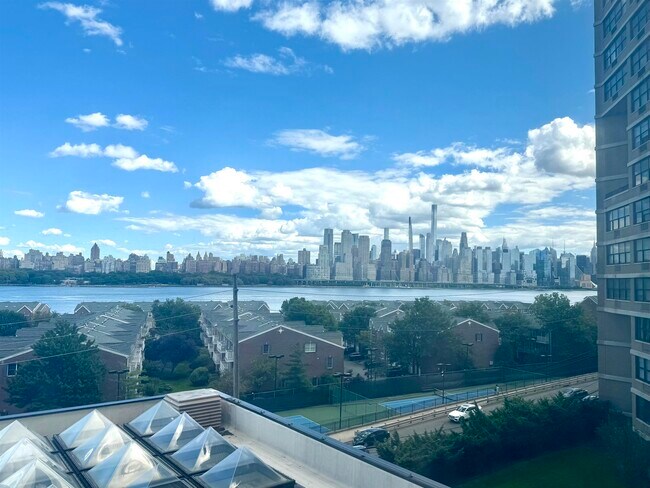 Building Photo - 7004 BLVD E