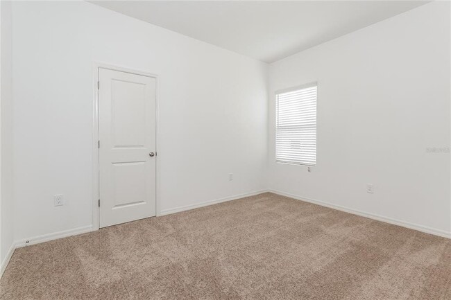 Building Photo - 194 Hidden Lk Lp