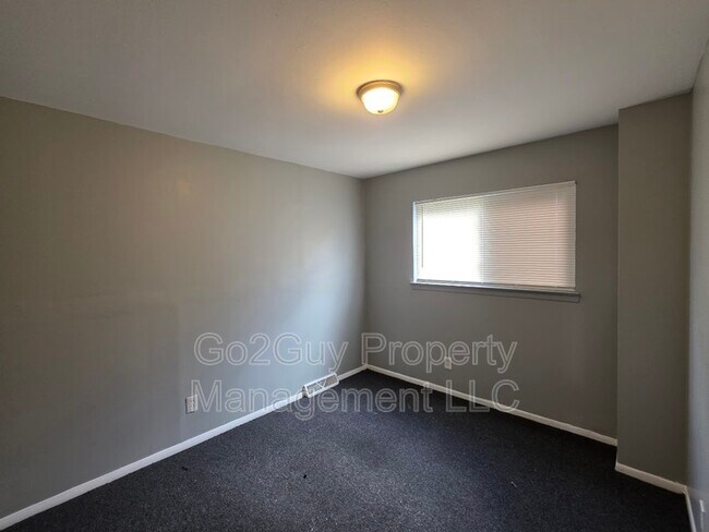 Building Photo - 22649 Frisbee St