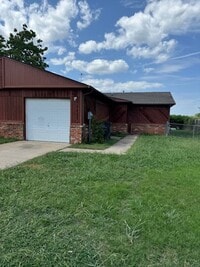Building Photo - 719 Acorn Dr