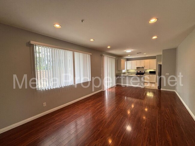 Building Photo - 16740 Inverrary Way