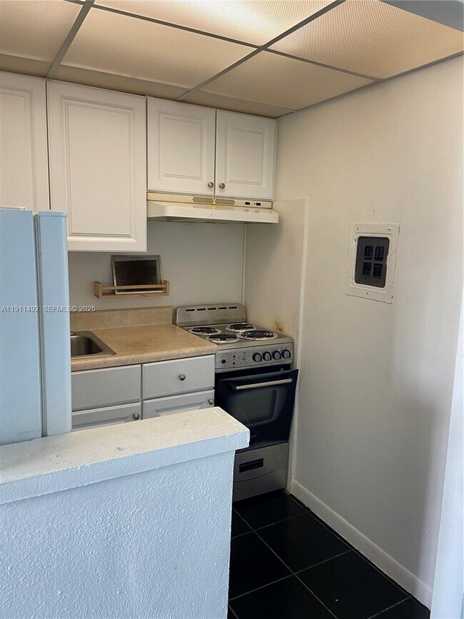 Building Photo - 7904 West Dr