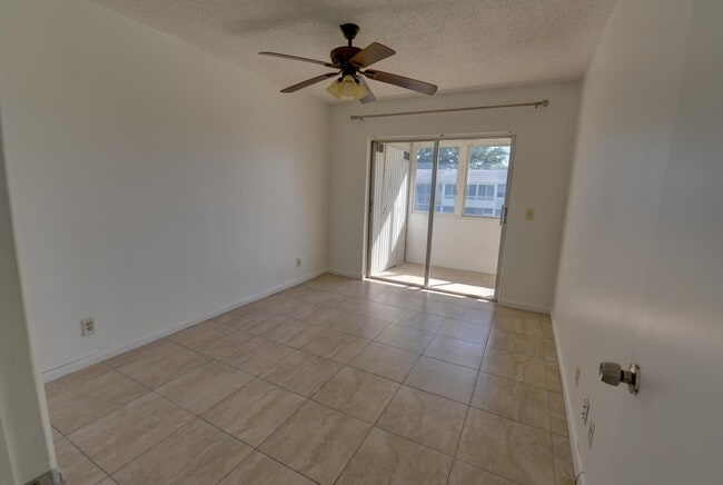 Building Photo - 89 Canterbury D