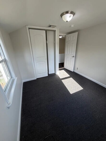 Building Photo - 267 Toms River Rd