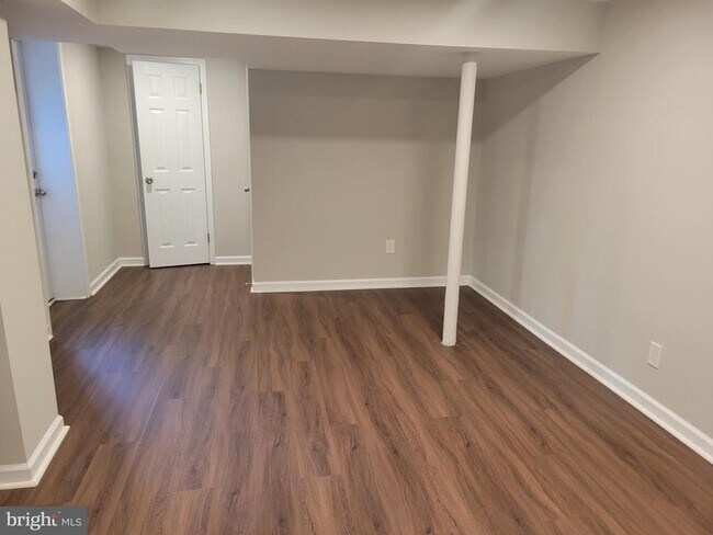 Building Photo - 2250 N Quantico St