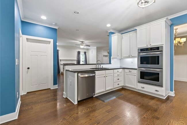Building Photo - 1455 Reynolds Dr