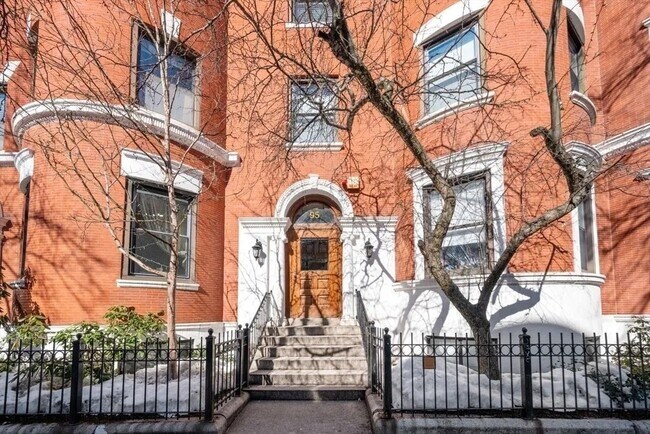 Building Photo - 95 Gainsborough St
