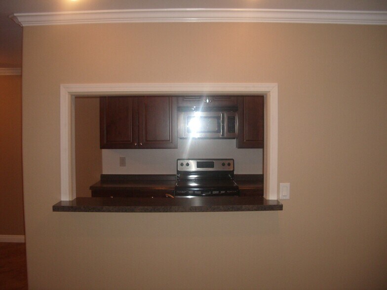 Building Photo - 310 S Miraleste Dr