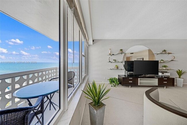 Building Photo - 4010 Galt Ocean Dr