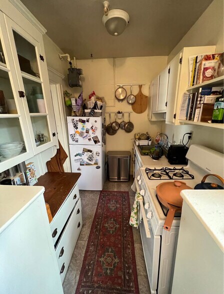 Building Photo - 41 Park Dr