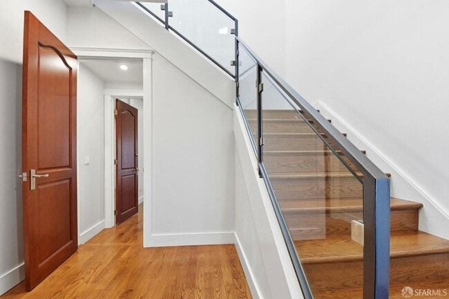 Building Photo - 526 Silver Ave