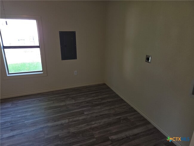 Building Photo - 602 E Whitson St