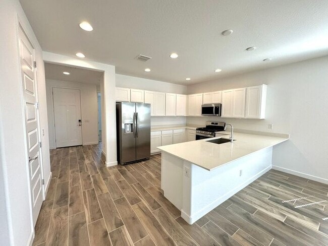 Building Photo - MOVE IN READY! New 5-Bedroom Home in Goody...