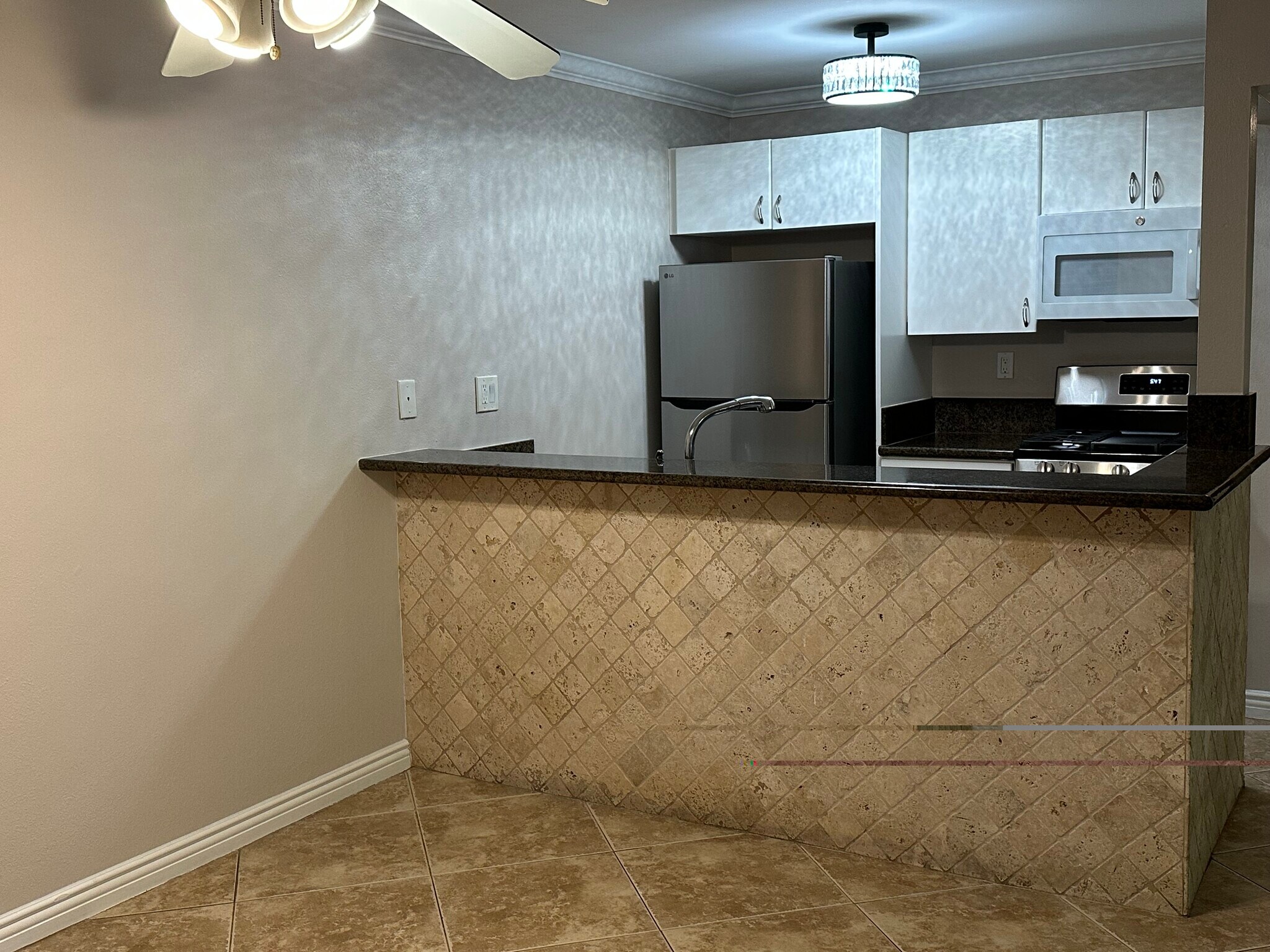 Building Photo - 18350 Hatteras St