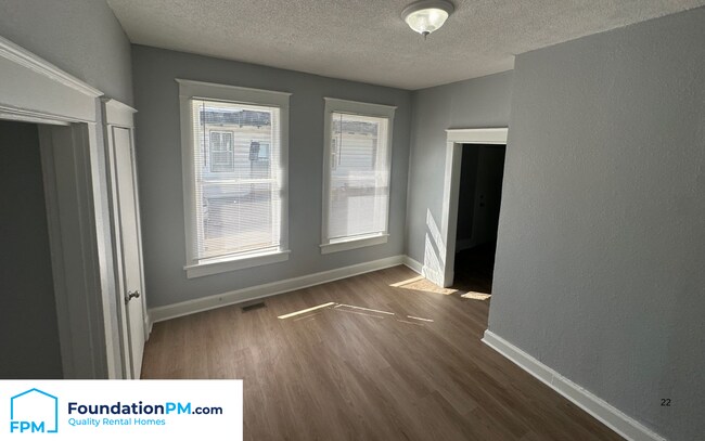 Building Photo - 1688 Glenview Ave