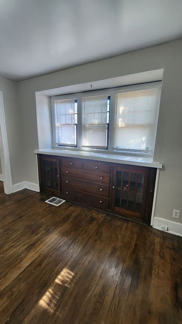 Building Photo - 3 Bed 1 Bath