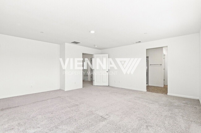 Building Photo - 3033 Welton Cir