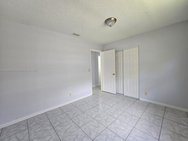 Building Photo - 1213 SW 74th Ave