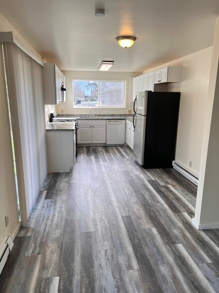 Building Photo - 530 Front St