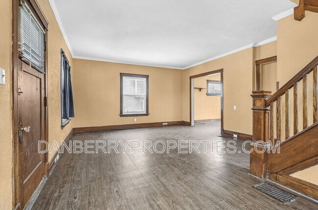 Building Photo - 2416 Lawton Ave