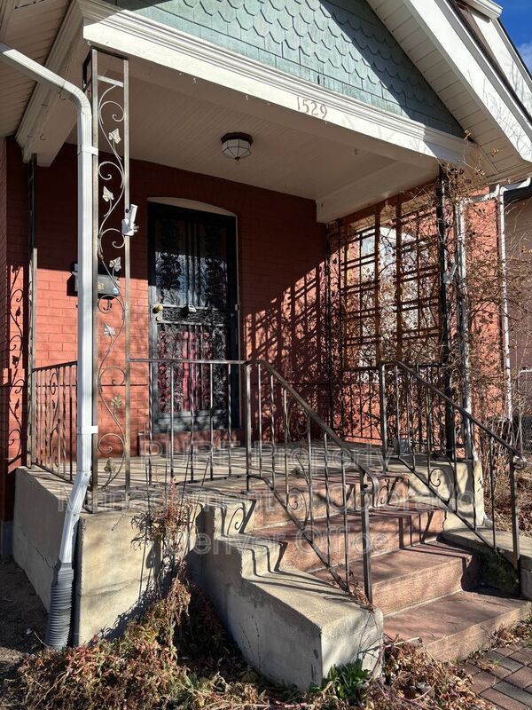 Building Photo - 1529 E 23rd Ave