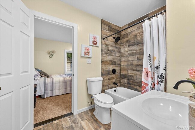 Building Photo - 3196 Helen St