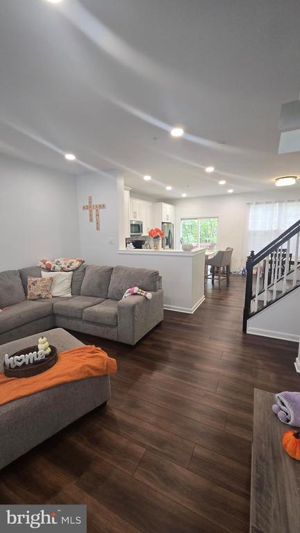 Building Photo - 10004 Tallahassee Pl