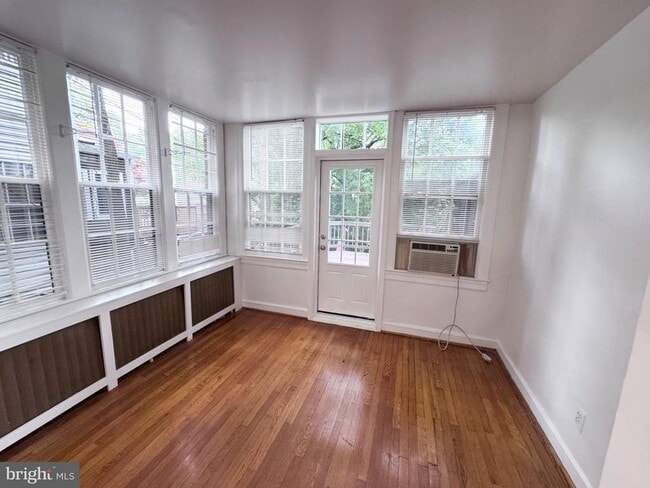 Building Photo - 4417 Volta Pl NW