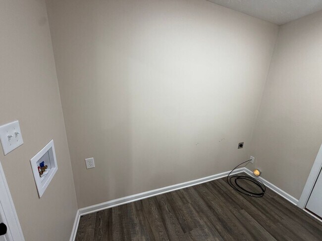 Building Photo - Nestled Tri-Plex in the Heart of Greenfield, TN