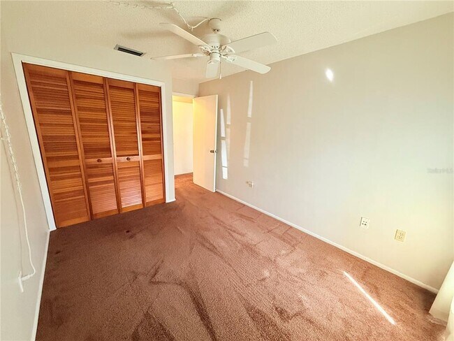Building Photo - 6125 Chesham Dr
