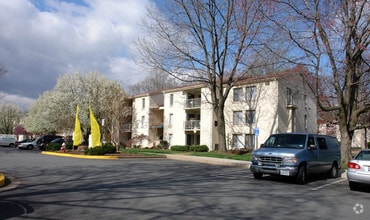 Building Photo - The Springs At Reston