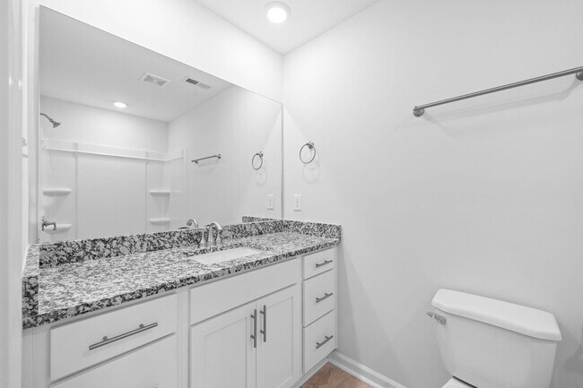 Building Photo - 2 Bedroom Condo For Rent Near Riverside Dr...