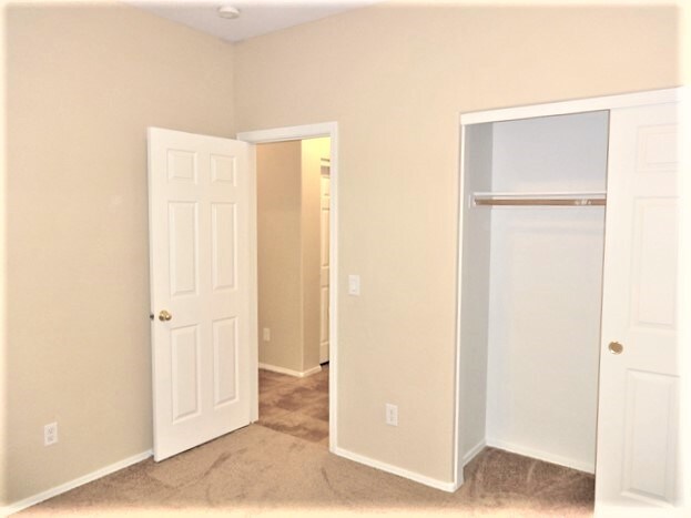 Building Photo - 1119 W Vineyard Rd