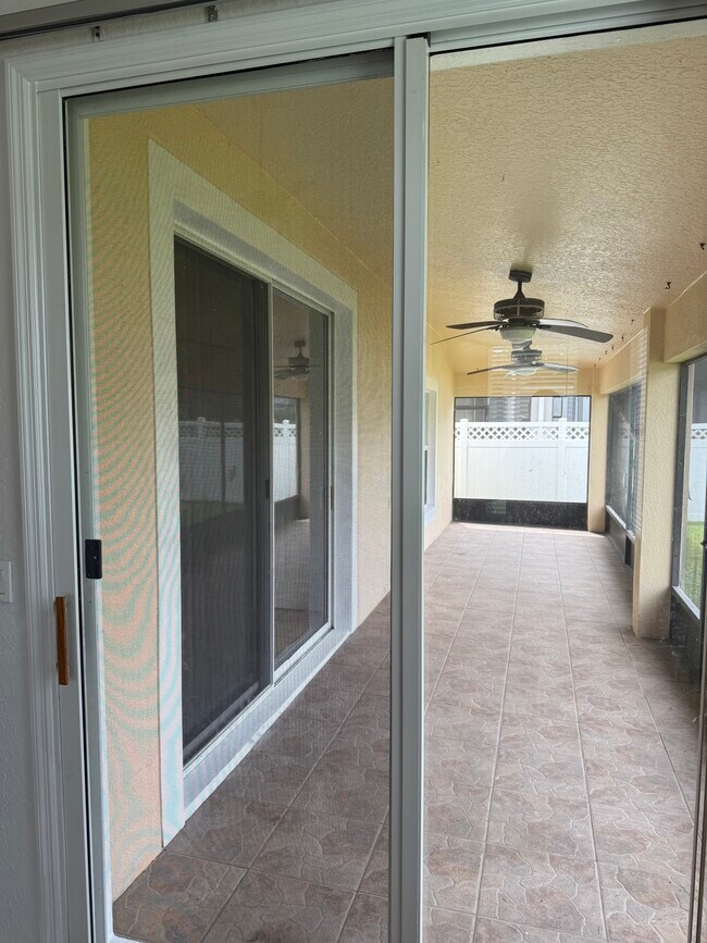 Building Photo - 2914 River Birch Dr