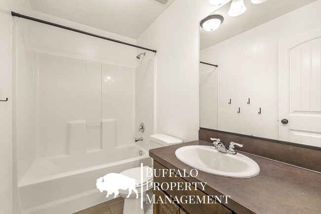 Building Photo - 4211 Roy Cir