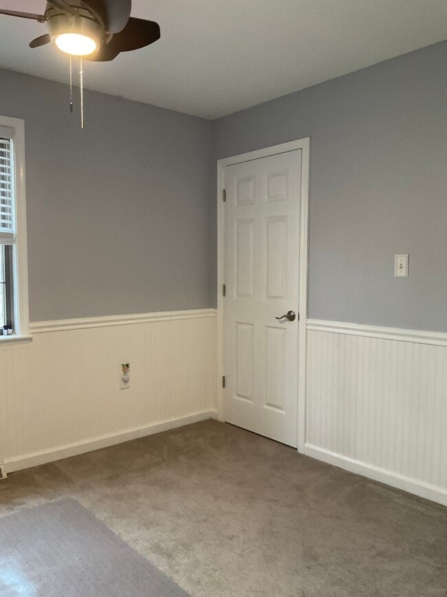Building Photo - 1541 Woodhaven Dr