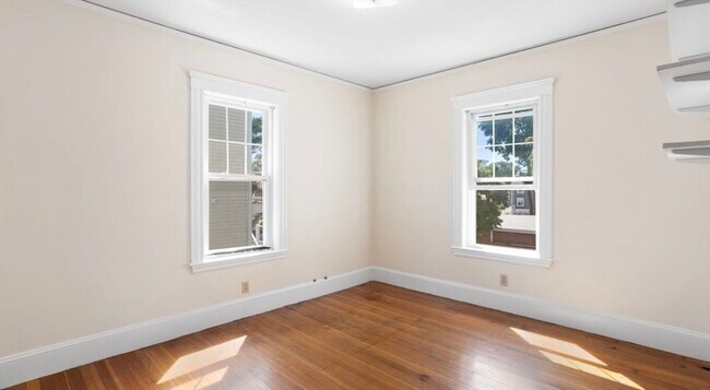 Building Photo - 92 Litchfield St