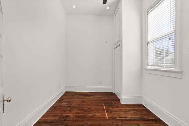 Building Photo - 1576 N Dorgenois St