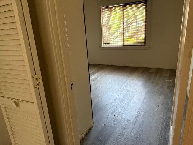 Building Photo - AMAZING APARTMENT DOWNTOWN LIVERMORE...COM...