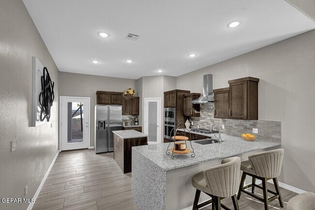 Building Photo - 15340 Resolve Dr