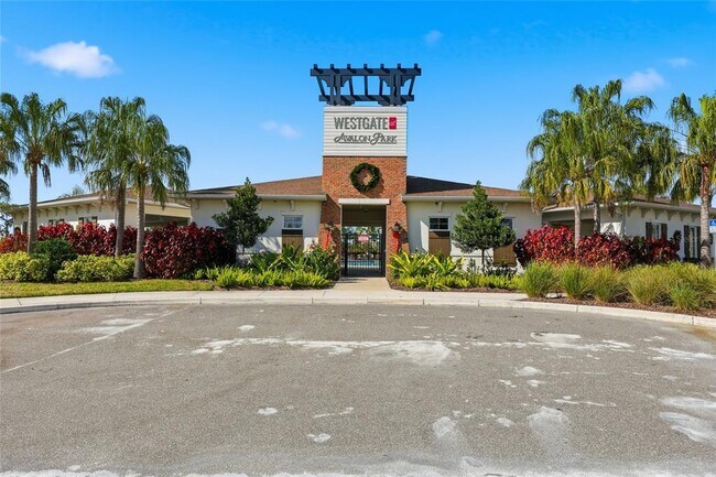 Building Photo - 32992 Major Oak Dr