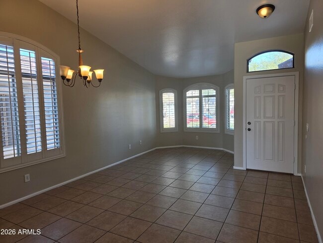 Building Photo - 1605 E Melanie St