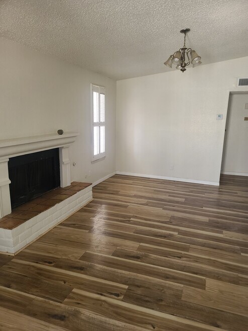 Building Photo - 10624 Springwood Dr