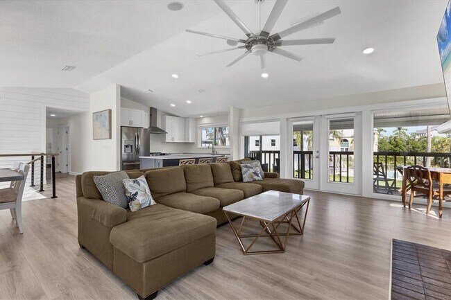 Building Photo - 825 Tarawitt Dr