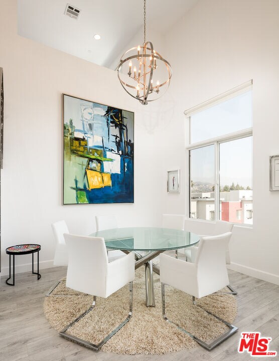 Building Photo - 118 S Kenwood St