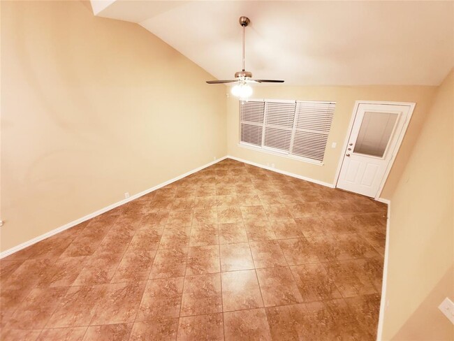 Building Photo - 10630 Sugar Trace Dr