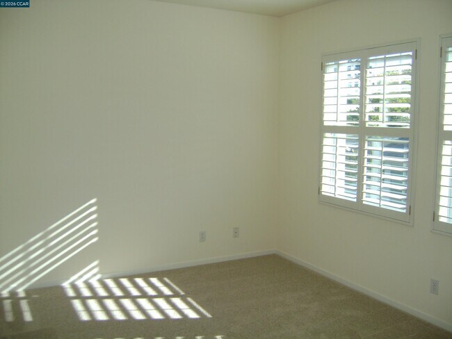 Building Photo - 2903 Coyote Cir