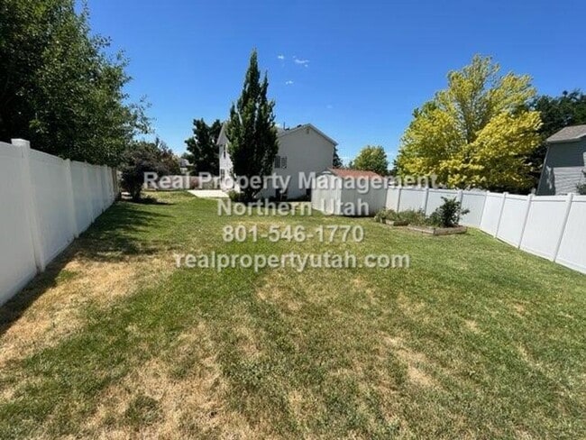Building Photo - 3 Bedroom Layton Home Coming Available in ...