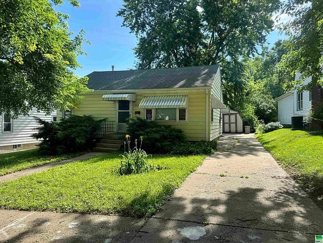 Building Photo - 3252 Nebraska St